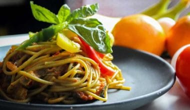 5 Secret Ingredients That Will Help You Make The Best Spaghetti 3 blog img
